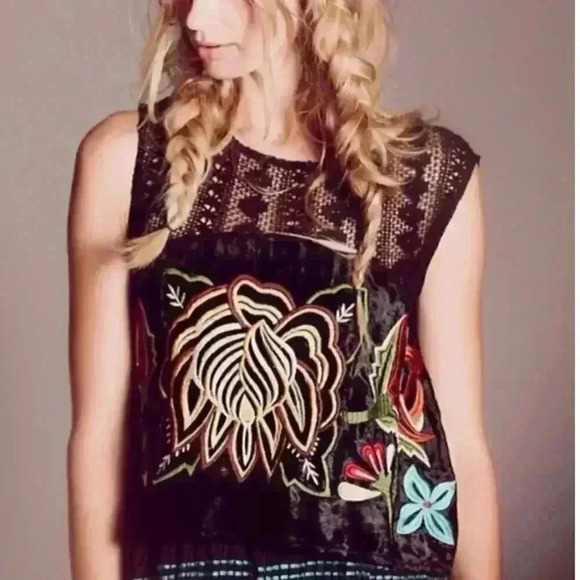 Women’s Free People Embroidered Native Rose Floral Black Lace Top Size XS - Picture 7 of 8